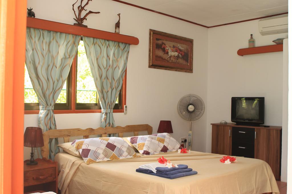 Veronic Self-Catering Guest House Insel Insel La Digue Zimmer foto